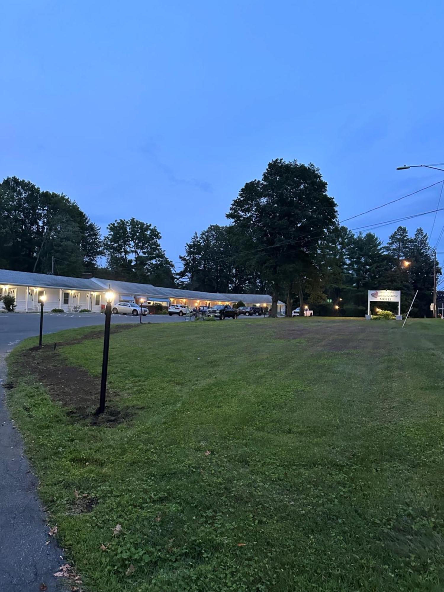 Heart Of The Berkshires Motel Pittsfield Esterno foto